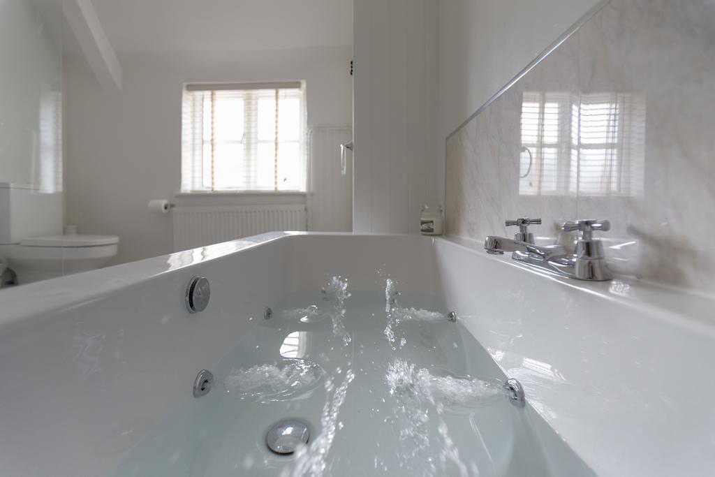 Blue Bell Cottage Ollerton Room photo